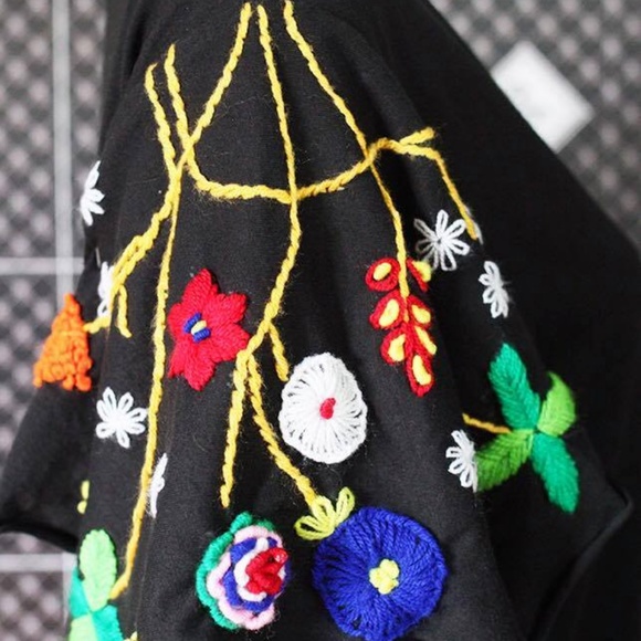 Women top wearBody hanging tunic with flare at hem - Picture 3 of 4